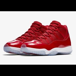 These shoes are used and are mens 6.5